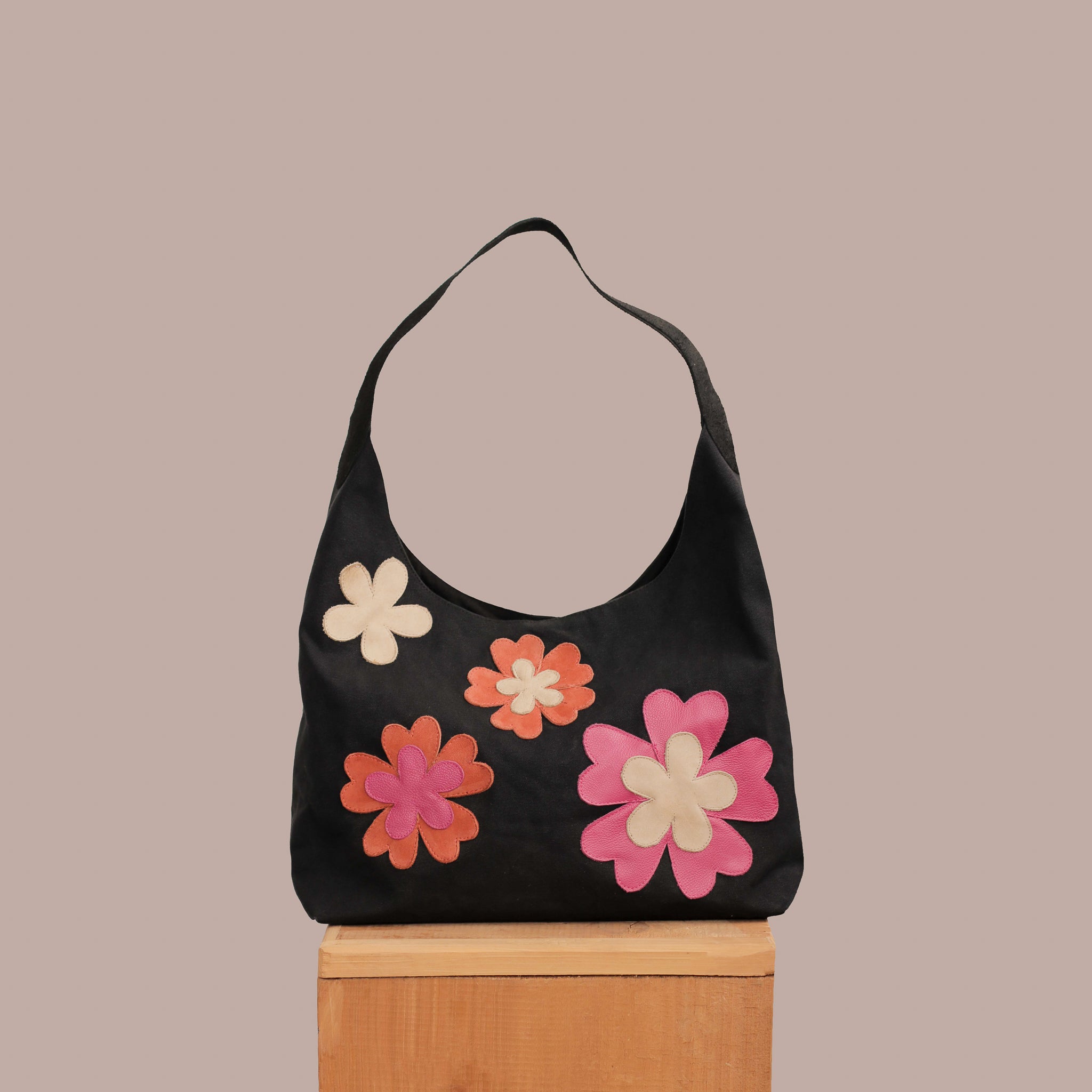 Linda Tote Bag In Black