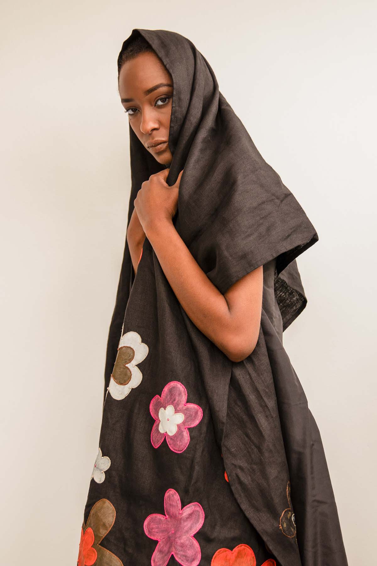 Daisy Painted Shawl In Black Linen